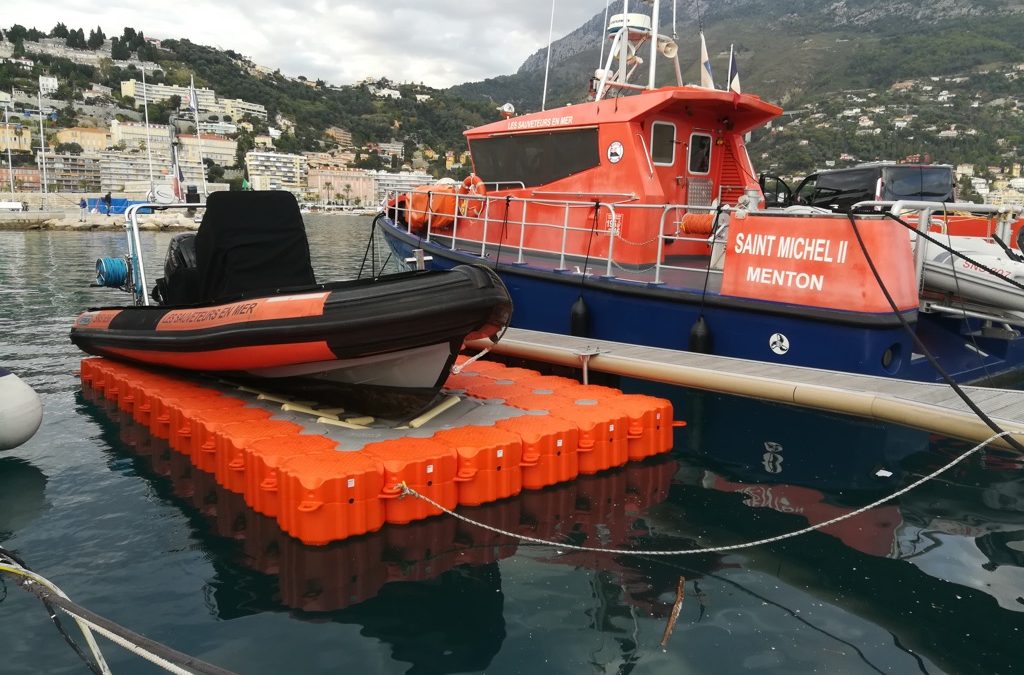 Dock flottant pour amarrage à sec – SNSM – MENTON