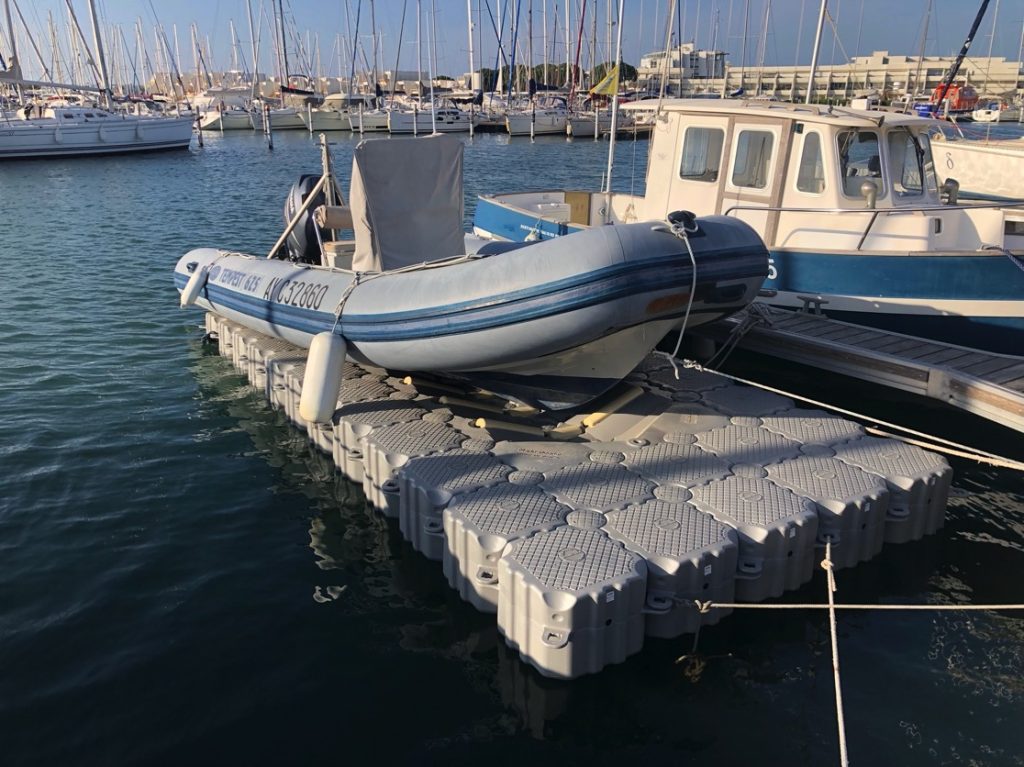 MARINEFLOOR - BASE A BATEAU - SOCIETE NAUTIQUE SNGRPC - PORT CAMARGUE - 2022 - 04