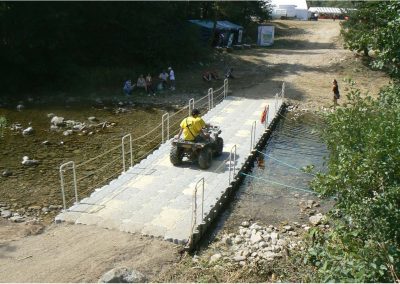 Passerelle sur la rivière Doux – Désaigne, Ardèche – 2010