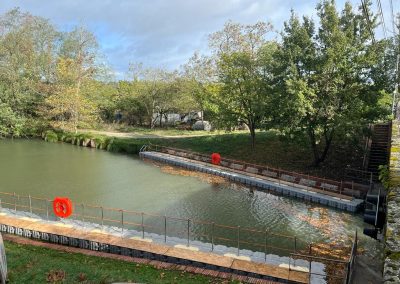 Ponton de travail le long d’une écluse – Canal du Midi – 2023