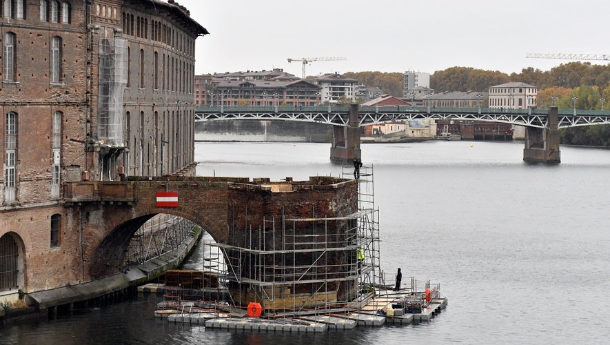 Ponton de travail pour la rénovation d’un pont à Toulouse