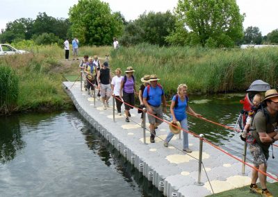 Ponton flottant sur la rivière Jalle d’Eysines pour le Raid de Maraîchères – 2012