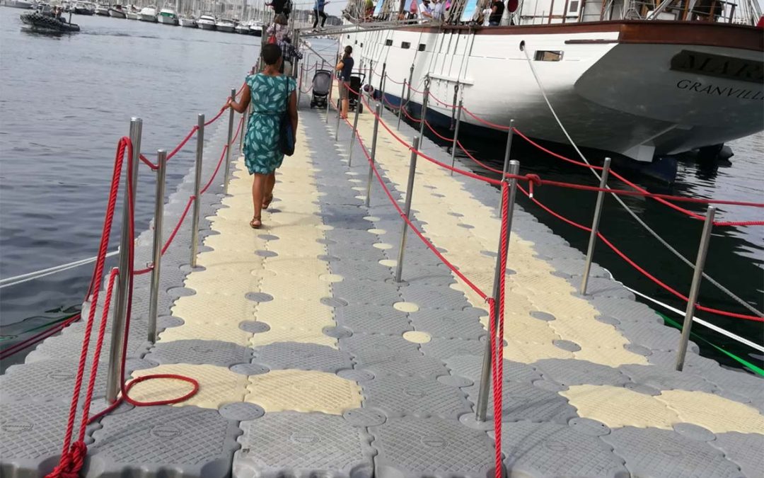 Ponton d’embarquement pour le voilier Marité dans le Vieux Port de Marseille