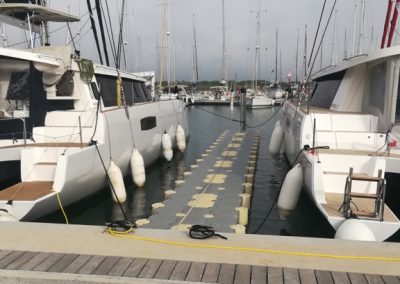 Cateways flottants modulaires entre trimarans – Port-Leucate