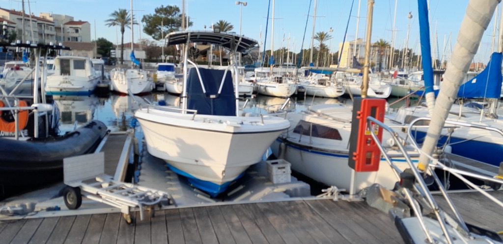 Base à bateau privée pour coque rigide à Saint Cyprien