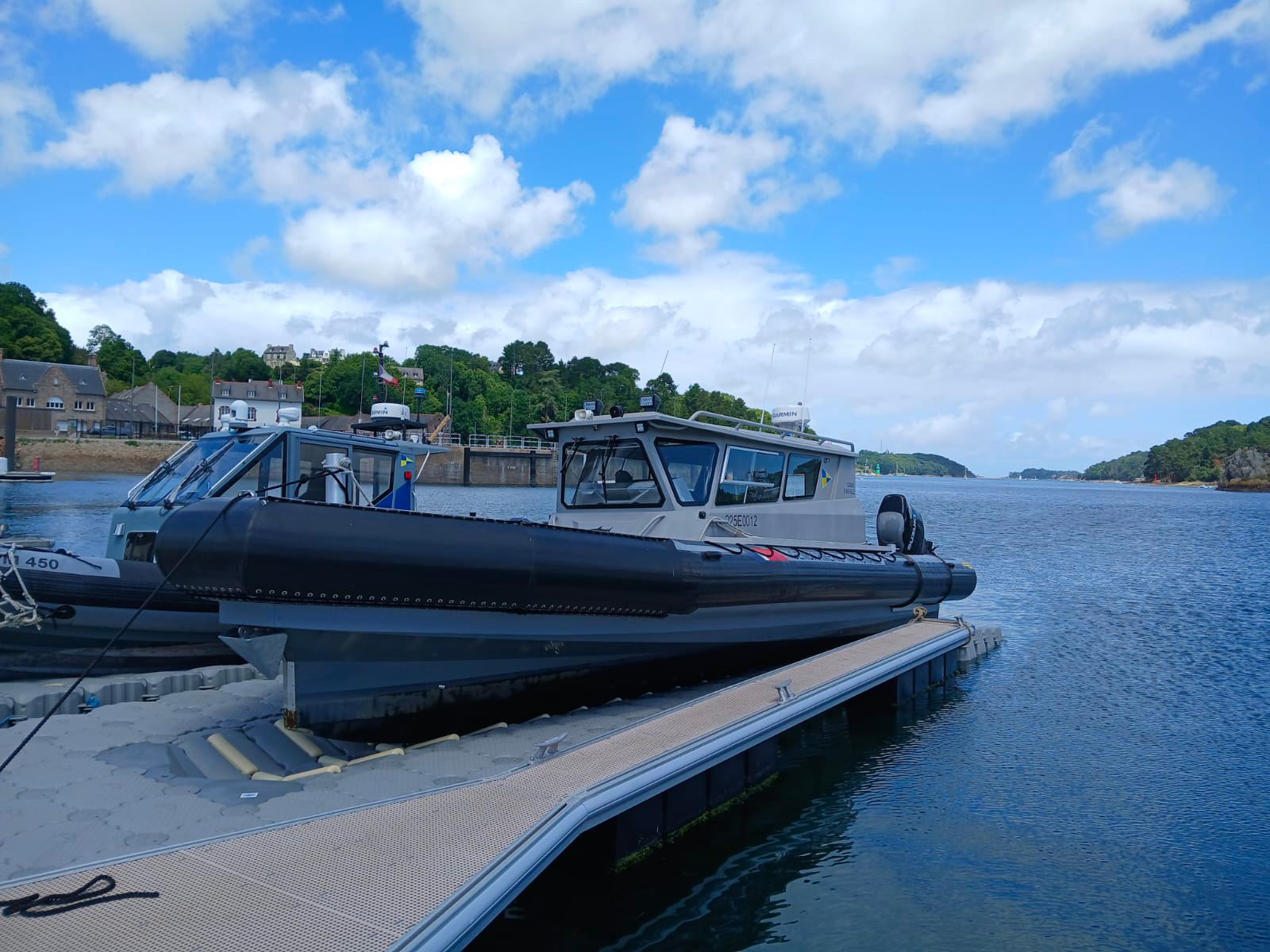 base-bateau-marine-floor-europe-sillinger-rafale-gendarmerie-maritime-lezardieux base à bateaux marine floor europe pour sillinger rafale de la gendarmerie maritime de lézardieux