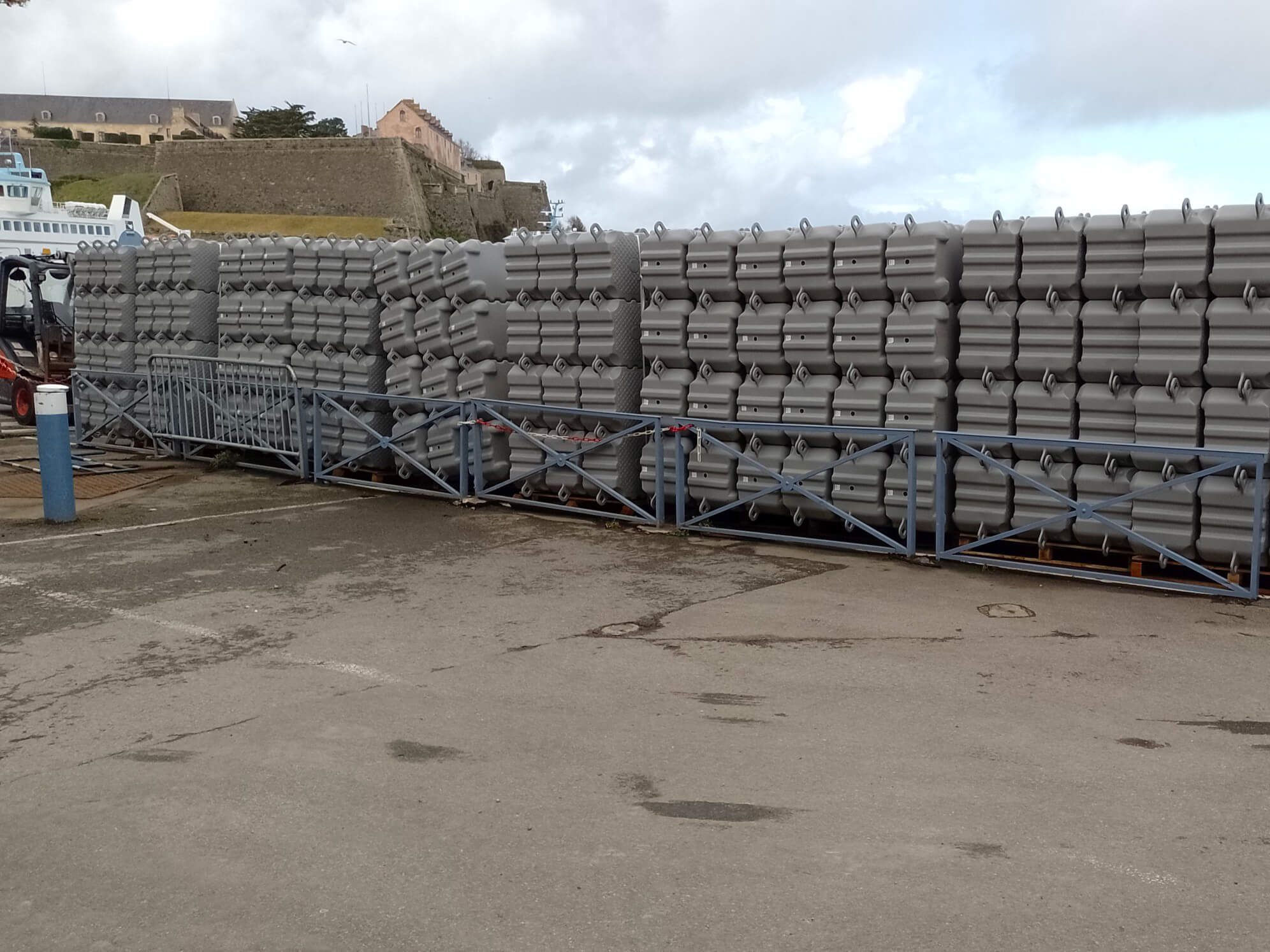 cubes ecosystem marinefloor