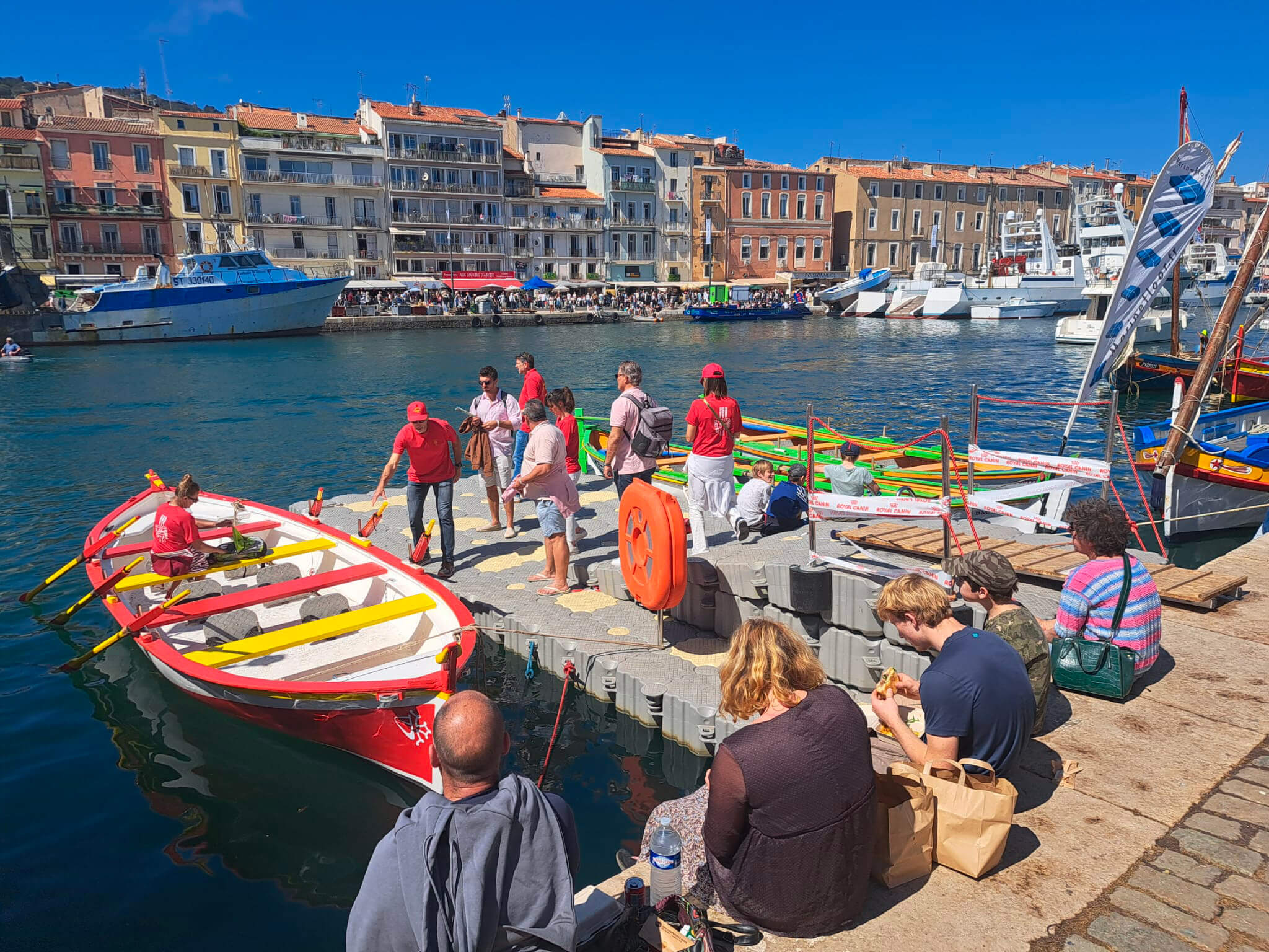 Marine Floor Europe a intallé des pontons flottants à Escale à Sète